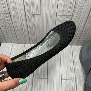 649-Code VIII, flat black Women’s shoes size 7.5